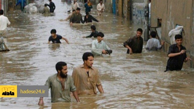 معاون ستاد مدیریت بحران استانداری سیستان و بلوچستان گفت: ۷۰ سرنشین سه دستگاه اتوبوس گرفتار سیلاب در مسیر نیکشهر - چابهار توسط نیروهای امدادی نجات داده شدند.