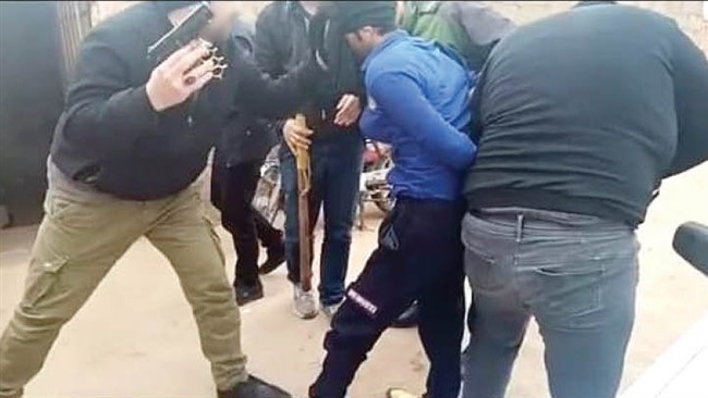 گروهی از اتباغ خارجی که یک باند مخوف شرارت تشکیل داده و در بولوار توس مشهد فعالیت می کردند با عملیات ضربتی پلیس اطلاعات و امنیت مشهد دستگیر شدند