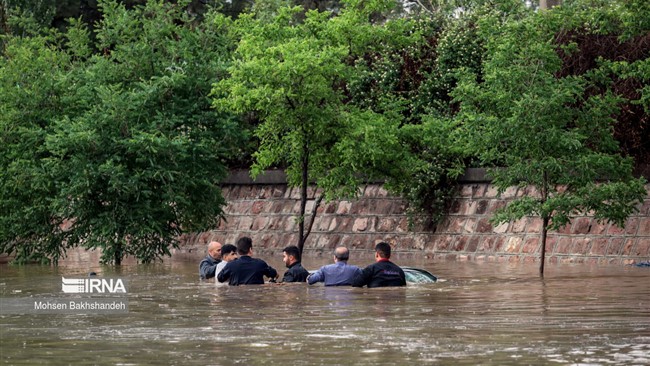 بارش دوباره باران عصر روز شنبه ۲۹ اردیبهشت در خیابان‌های مشهد دوباره سیلاب را در خیابان‌های مشهد به‌همراه داشت، سازمان هواشناسی و ستاد بحران استان قبلا هشدارهایی درباره ادامه بارش‌ها در استان داده‌بود.