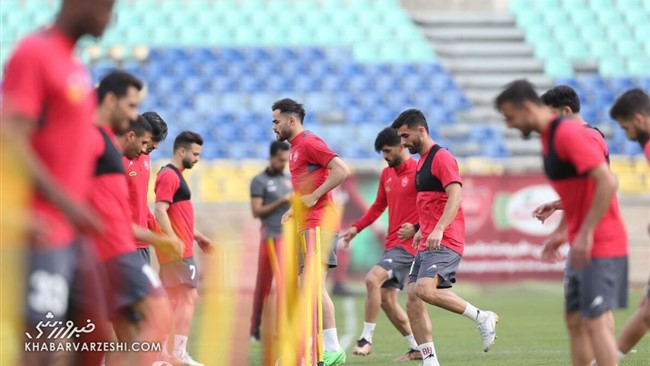 باشگاه پرسپولیس می‌تواند قرارداد ۳ بازیکن خود را به صورت خودکار تمدید کند.