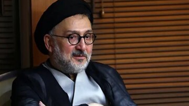 عکس جالب از دختر، پسران و نوه های مسعود پزشکیان در کنار سید محمد خاتمی منتشر شد.