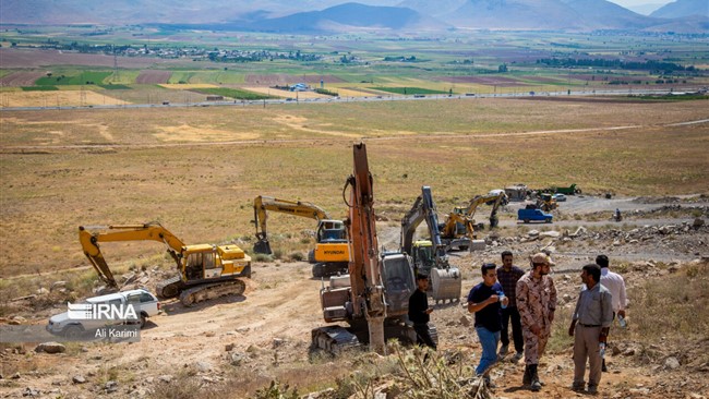 فرماندار شهرستان شازند گفت: موقعیت ۲ محبوس شده دیگر از حادثه ریزش معدن مشخص شد.