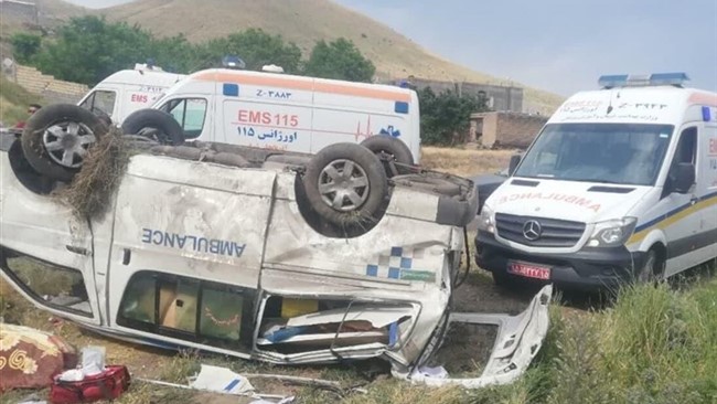 فرمانده انتظامی شهرستان میانه از واژگونی یک دستگاه آمبولانس در جاده میانه به تبریز حوالی روستای کوهسالار علیا با یک کشته و چهار مصدوم خبر داد.