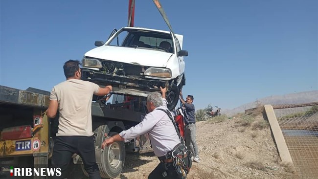 مدیر عامل جمعیت هلال احمر استان سمنان از انحراف از جاده و برخورد با تپه در جاده ایوانکی به گرمسار با یک جان‌باخته خبر داد.