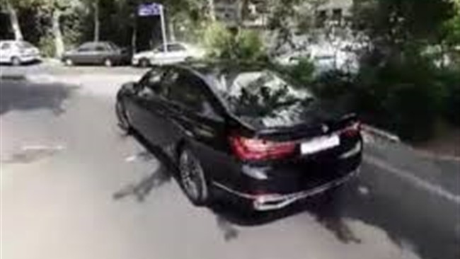 رئیس پلیس امنیت اقتصادی تهران بزرگ از کشف یکدستگاه خودوری BMW X۶ قاچاق در بزرگراه آزادگان خبر داد.