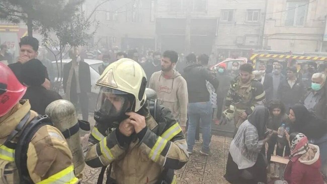 آتش سوزی چندین باب مغازه در خیابان انقلاب با تلاش همه جانبه نیروهای ۳ ایستگاه آتش نشانی مهار شد.