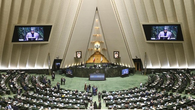 معاون پارلمانی رئیس جمهور نوشت: روز یکشنبه لیست وزرای پیشنهادی را تقدیم مجلس خواهیم کرد.