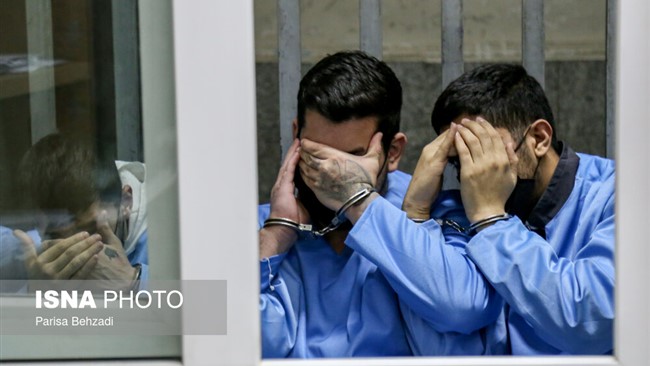 وقوع نزاع و درگیری با سلاح سرد بین تعدادی از اراذل و اوباش موجب ایجاد تنش و سلب آسایش بیماران و کادر درمانی در این مرکز درمانی و برهم زدن آسایش و امنیت شهروندان شد.