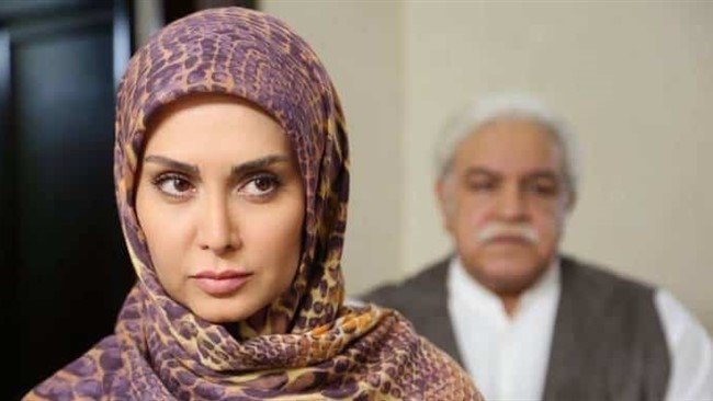مریم خدارحمی، بازیگر ایرانی که در سریال «ستایش» به عنوان رقیب عشقی شخصیت ستایش، نقش «آهو» را بازی کرده است.

 اخیراً عکسی جدید و جذاب از خودش را منتشر کرده است. این عکس در فضای مجازی توجه کاربران را جلب کرده است.