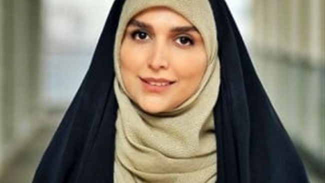 تصویری از خاله شادونه و مژده لواسانی در حاشیه سی‌وهفتمین جشنواره فیلم‌های کودکان و نوجوان در اصفهان منتشر شد.