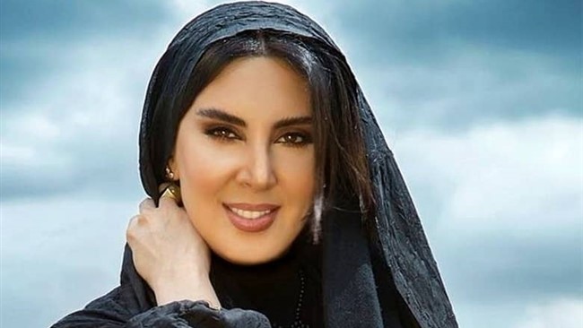لیلا بلوکات با انتشار عکس جدیدی از خود در اینستاگرام توجه طرفداران را به استایل پاییزی جذابش جلب کرده است.
