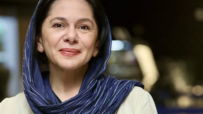 تیپ و استایل ساده مستانه مهاجر در جشنواره فیلم کوتاه تهران توجه‌ها را جلب کرد.

مستانه مهاجر (زادهٔ ۱۵ اردیبهشت ۱۳۵۳) تدوین‌گر، تهیه‌کننده و کارگردان اهل ایران است. وی دانش‌آموخته رشته تدوین از دانشگاه سوره است.