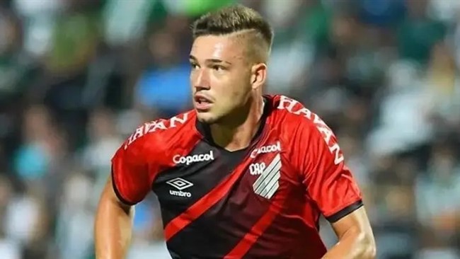 اوسمار، مهاجم خود در تایلند را به پرسپولیس می‌آورد