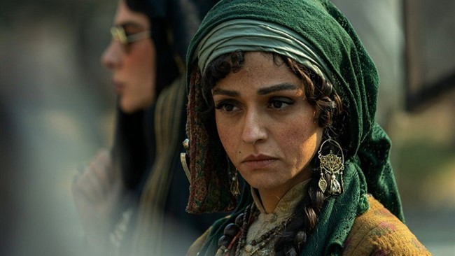 سوگل خلیق بازیگر سینما تصویری زیبا از خودش با تم سیاه و سفید را به اشتراک گذاشت.

سوگل خلیق  بازیگر ایرانی و فارغ‌التحصیل رشته کارگردانی تئاتر در مقطع لیسانس از دانشکده سینما تئاتر دانشگاه هنر تهران است.