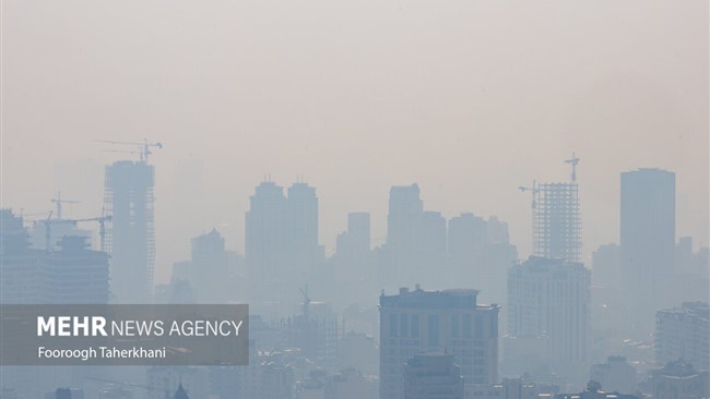 در ادامه تصویری از پایتخت را در ۱۹ آبان سال‌جاری مشاهده می‌کنید که برج میلاد در آلودگی‌ها محو شده است.

در حال حاضر شاخص آلودگی هوا در تهران بر روی عدد 121 قرار دارد که نشان‌دهنده وضعیت "ناسالم برای گروه‌های حساس" است. این شاخص، وضعیت هشدار را نشان می‌دهد و می‌تواند برای افرادی که دچار مشکلات تنفسی هستند، خطرناک باشد