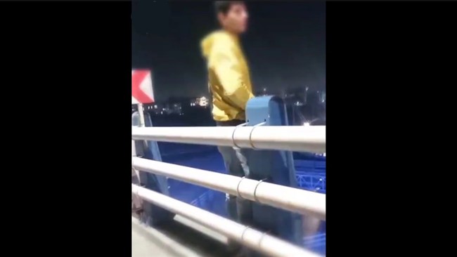 جانشین فرمانده انتظامی استان سمنان گفت: پلیس با بهره‌گیری از مهارت‌های عملیات روانی و  مشاوره‌ای، جان جوان ۱۹ ساله را از مرگ نجات داد.