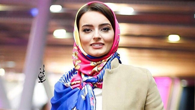 در ادامه تصویری ویژه و دیدنی از نیلوفر پارسا را در لباس چارلی چاپلین را در سال ۱۴۰۰ خواهید دید.