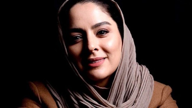 چهره نچرال و زیبای مارال بنی‌آدم  زیر نور آفتاب مورد توجه طرفدارانش قرار گرفت.

مارال بنی‌آدم (زادهٔ ۱۱ آبان ۱۳۶۰) بازیگر اهل ایران است. او فعالیتش را اوایل دههٔ ۱۳۹۰ با حضور در تئاتر آغاز کرد و نخستین حضورش در سینما، نقشی کوتاه در فیلم تحسین‌شدهٔ فروشنده (۱۳۹۴) ساختهٔ اصغر فرهادی بود.