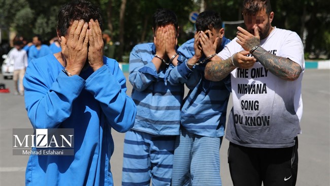 پلیس تهران اعلام کرد: زورگیر مسلح در میدان محمدیه که به اخطارها بی‌اعتنا بود و به مأموران حمله کرد، با شلیک قانونی پلیس زمین‌گیر شد.