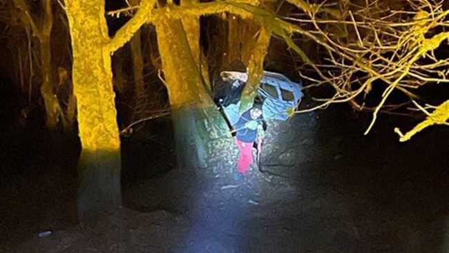 سقوط یک خودروی سواری به رودخانه کارون در بامداد یکشنبه، جان مردی ۳۰ ساله را گرفت.