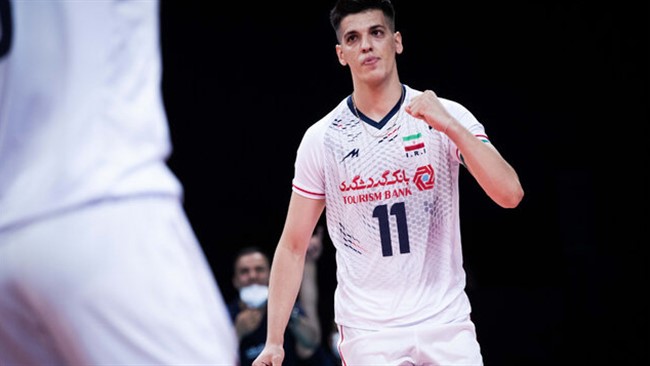 صابر کاظمی، ستاره جوان والیبال ایران، سحرگاه امروز (چهارشنبه ۱۴ آبان‌ماه) در ۲۶ سالگی درگذشت و خانواده بزرگ والیبال ایران را در غم و اندوهی عمیق فرو برد.