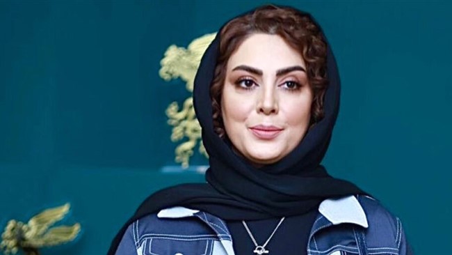 سالگرد ازدواج نیلوفر شهیدی و امید همتی‌فراز با یه جشن خانوادگی صمیمی برگزار شد. در این مراسم معلوم شد که این زوج غیر از رستا فرزند دیگری را به سرپرستی گرفتند.
این بازیگر با انتشار تصاویری از مراسم سالگردشان، به طرفدارانش خبری جالب داد و  نوشت:
و حالا ، چیستا به زندگی ما اومد 
در سالگرد روزی که من و امید قدم در راه عشق گذاشتیم …
حالا رستای قشنگمون خواهری از جنس نور داره
درست مثل خودش،
که هر دو باهم خورشید زندگیمون شدن 
امروز کنار این خانواده قشنگمون
من باور دارم که عشق همینه