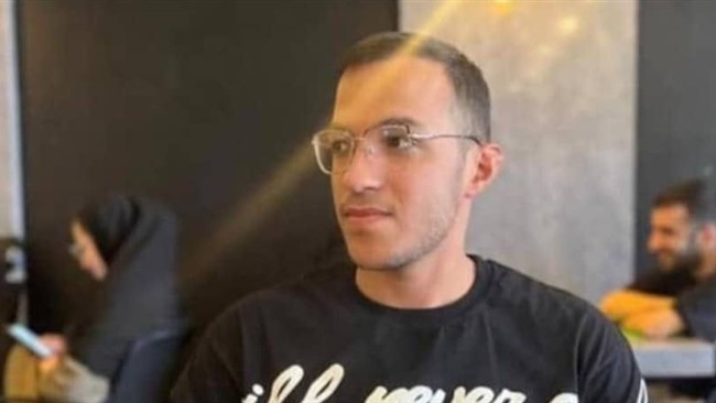 عصر دوشنبه، ۱۲ آبان‌،‌‌ «احمد بالدی» دانشجوی ۲۰ساله اهوازی در رستوران خانوادگی شان در «پارک زیتون» شهر اهواز خود را به آتش کشید.