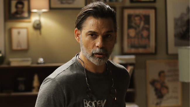 قاب دونفره پریناز ایزدیار و پیمان معادی در پشت صحنه فیلم بن‌سای در رامسر در فضای مجازی مورد توجه قرار گرفت.

فیلم بن سای به کارگردانی علی بهراد با حضور پیمان معادی در نقشی متفاوت و اولین تجربه بازیگری شروین حاجی‌پور در شمال کشور فیلمبرداری می‌شود.