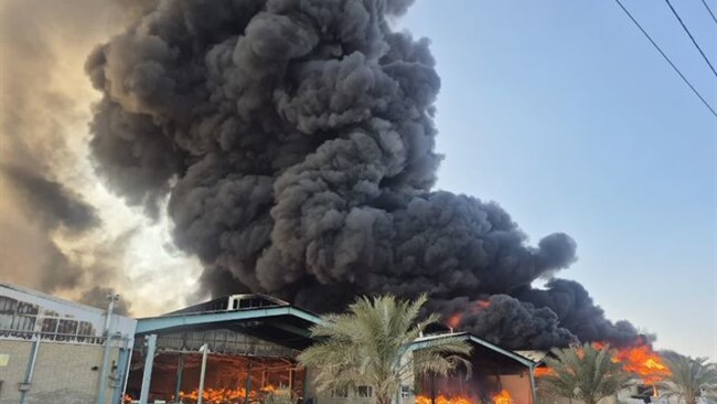 مدیر کل مدیریت بحران استان از وقوع آتش سوزی در شهرک صنعتی فولاد اشکذر و در پی آن سوختن سه واحد صنعتی تولید کاغذ و کارتن خبر داد.