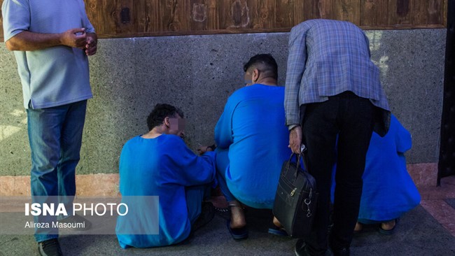 معاون جرائم جنایی پلیس آگاهی پایتخت از دستگیری ۶ متهم در پرونده سرقت مسلحانه سریالی از صرافان پایتخت خبر داد.