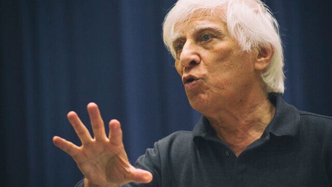 بهرام بیضایی کارگردان سرشناس سینما و تیاتر ایران در روز تولدش در آمریکا درگذشت‌.