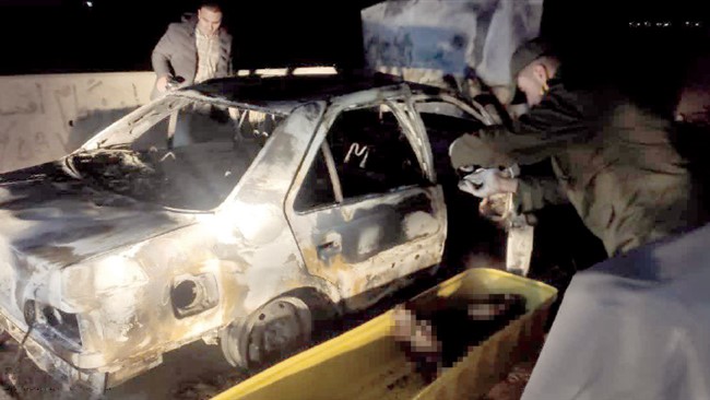 با کشف جسد سوخته یک جوان افغانستانی درون خودروی پژوپارس سفیدرنگ،تلاش پلیس برای یافتن کلید معمای این حادثه وحشتناک در مشهد آغاز شد.