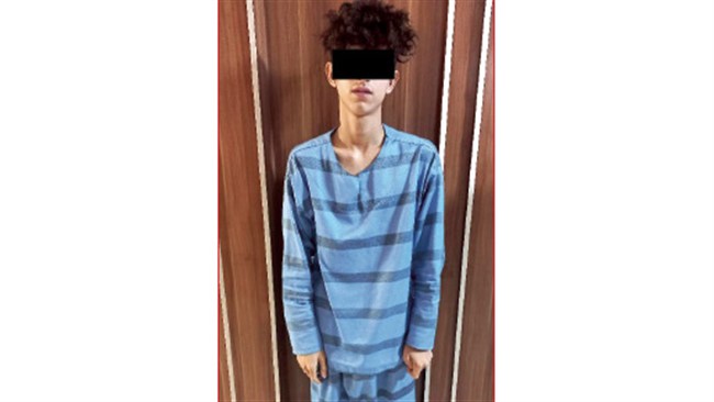 جوانی که متهم است در یک نزاع تحریک آمیز، یکی از همکارانش را در کارخانه تولیدی شهرک صنعتی مشهد به قتل رسانده است، پس از آن که به سوالات تخصصی قضایی و پلیسی پاسخ داد، سرگذشت خود و ماجرای نزاع مرگبار را نیز در گفت وگویی تشریح کرد.