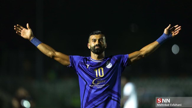 ریکاردو ساپینتو سرمربی استقلال دیروز از رفتار رامین رضاییان در تمرین این تیم خشمگین شد.