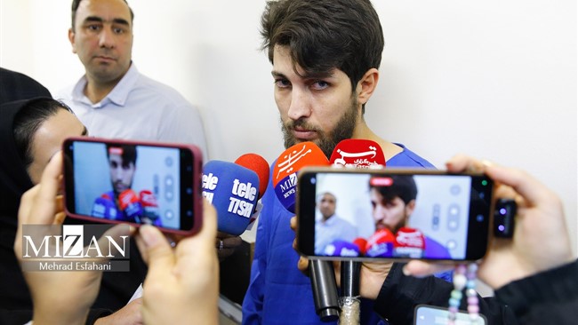 مرد جوان خود را سرهنگ نیروی انتظامی معرفی و با فریب دختران دم‌بخت و خواستگاری از آنها نقشه‌ کلاهبرداری‌هایش را عملی می‌کرد.