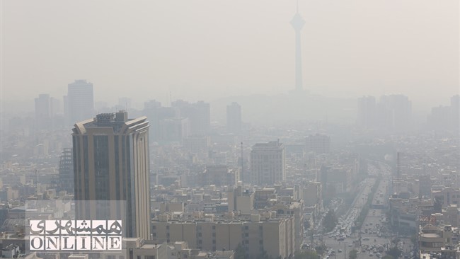 با توجه به تداوم آلودگی هوا احتمال تعطیلی مدارس تهران برای فردا دوشنبه ۱۵ بهمن ماه وجود دارد. عصر امروز کمیته اضطرار آلودگی هوای تهران برگزار و مصوبات برای اجرا اعلام می‌شود.