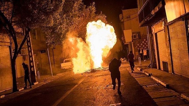 سخنگوی سازمان اورژانس کشور با اشاره به مصدوم‌شدن ۴۸ نفر در حوادث مرتبط با چهارشنبه آخر سال گفت: متأسفانه ۸ نفر از مصدومین حوادث چهارشنبه‌سوری دچار قطع عضو شده‌اند.
