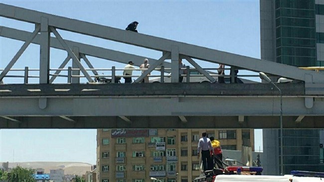 فرمانده انتظامی شهرستان کرج گفت: ماموران کلانتری ۱۳ باهنر با حضور و اقدام به ‏موقع مانع از خودکشی مرد جوان شدند‎.
