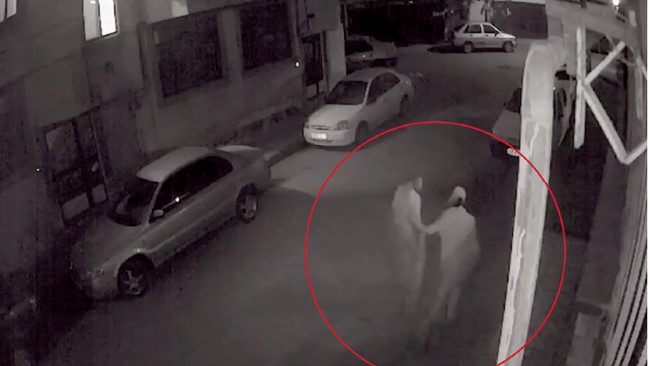 باچرخش نورافکن های پلیس به سوی یک پاتوق سیاه در مشهد،اسرارجنایت خیابانی هویدا شد و ضارب فراری نیز با دستورهای محرمانه قاضی ویژه قتل عمد به چنگ قانون افتاد.