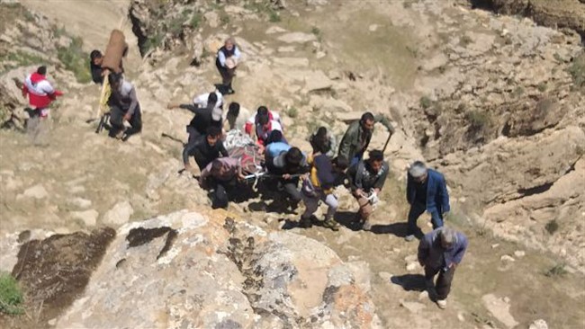 معاون عملیات سازمان امداد و نجات از نجات کوهنورد سقوط کرده در ارتفاعات دارآباد توسط تیم‌های عملیاتی امداد و نجات کوهستان هلال احمر استان تهران خبر داد.