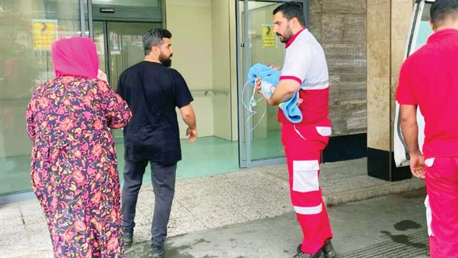 نوزاد 6ماهه که بر اثر گرفتگی راه تنفسش در یک قدمی مرگ بود، با کمک امدادگران هلال‌احمر از مرگ حتمی نجات یافت.