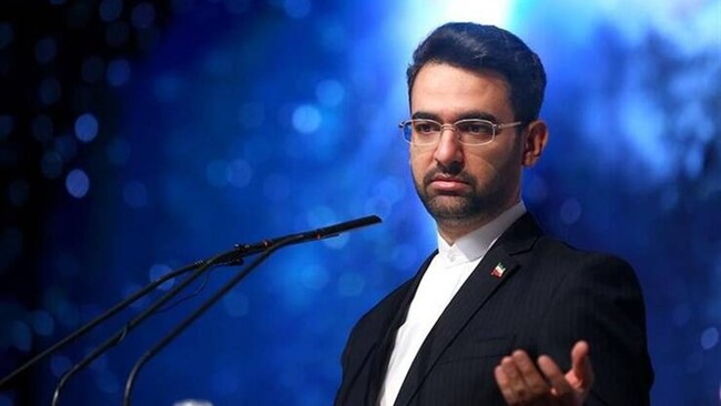 آذری جهرمی، وزیر پرسپولیسی دولت روحانی که به کری خوانی با استقلالی ها شهره است به قهرمانی آنها در جام حذفی واکنش نشان داد و نوشت: