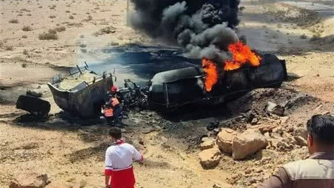 فرمانده انتظامی شهر لاشار گفت: در پی حریق عمدی دو دستگاه تریلی امروز در حوالی تنگه سرحه توسط سرنشینان دو دستگاه پژو سواری، بررسی موضوع در دستور کار پلیس قرار گرفت.