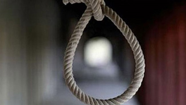 مردی افغان که ۱۱ سال پیش مرتکب قتل زن جوانی شده بود در زندان به دار مجازات آویخته شد.
