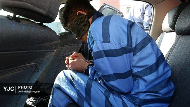 رئیس اداره مبارزه با سرقت‌های خاص پلیس آگاهی تهران بزرگ از انهدام سه باند مأمور مخفی که در سه نقطه پایتخت از شهروندان و کسبه با جعل عنوان پلیس اخاذی می‌کردند، خبر داد.