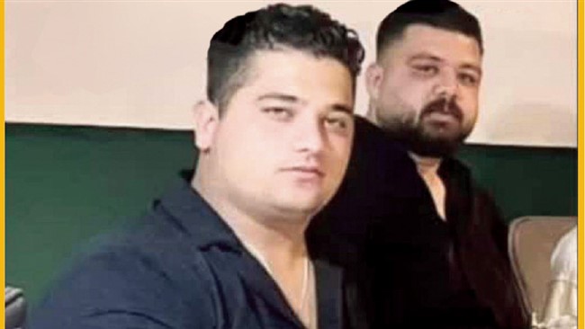 دو جوان دهه هشتادی که با شلیک از درون خودروی پژو سفیدرنگ ،نوجوان ۱۷ساله ای را در یک نزاع خیابانی به قتل رساندند، درحالی تحت تعقیب کارآگاهان پلیس آگاهی مشهد قرار دارند که مقام قضایی هشدار داد: کسانی که به هر طریقی به اختفا یا فرار متهمان تحت تعقیب کمک کنند، بعد از دستگیری عاملان جنایت به اشد مجازات های قانونی محکوم خواهند شد.