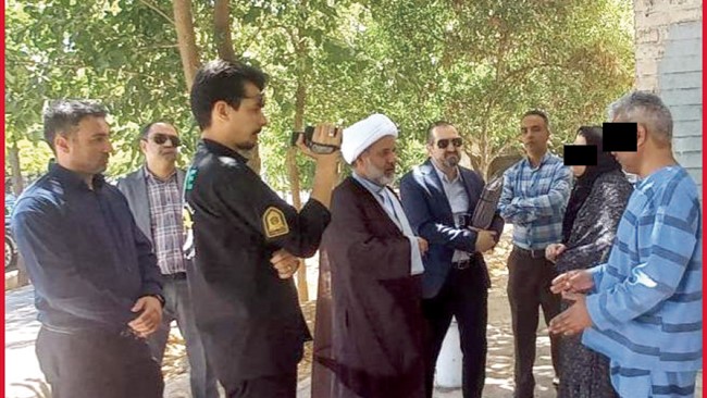 در ادامه رسیدگی قضایی به پرونده قتل مدیرعامل شرکت تعاونی تولید روستایی استان خوزستان که در مشهد رخ داد، رئیس شعبه پنجم دادگاه کیفری یک خراسان رضوی بعد از برگزاری اولین جلسه محاکمه دو متهم این پرونده جنایی، عازم محل وقوع قتل شد تا ابعاد گوناگون این ماجرای تکان دهنده را با توجه به برخی اظهارات متناقض متهمان، مورد کنکاش های قضایی قرار دهد.