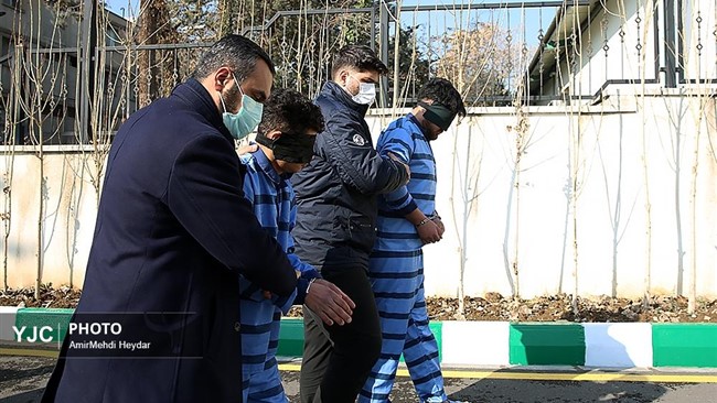 با دستگیری عاملان گروگانگیری۳میلیاردی در مشهد،راز کلاهبرداری ازکسبه با چک های بلامحل فاش شد.
