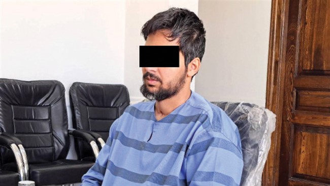 مرد زندانی که به اتهام قتل مسلحانه در قهوه خانه از سوی قضات دادگاه کیفری تهران به قصاص محکوم شده بود، در اعتراض به حکم صادره رازی را بر ملا کرد که منجر به نقض حکم از سوی دیوان عالی کشور و رسیدگی دوباره به پرونده‌اش شد.