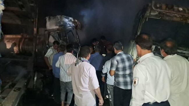 رضوی معاون عملیات سازمان آتش‌نشانی مشهد، از وقوع حادثه تصادف و واژگونی یک دستگاه خودرو تریلی بر روی پژو ۴۰۵ در کیلومتر ۵ بزرگراه شهید شوشتری به سمت مشهد (از باغچه) خبر داد.